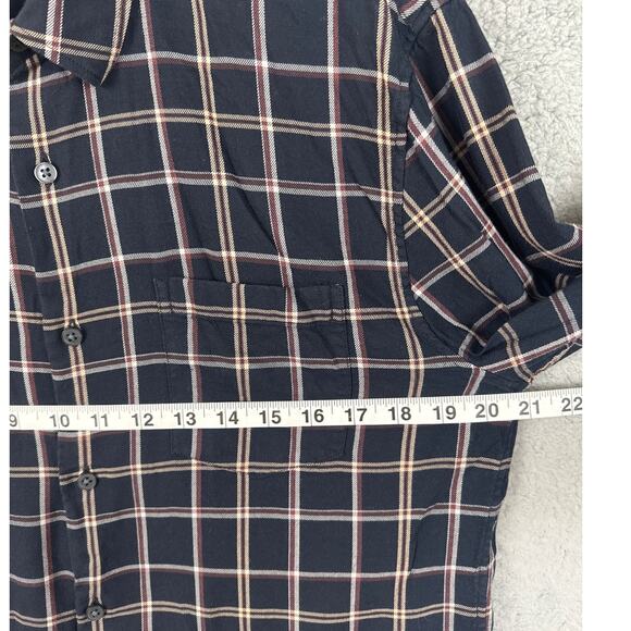 Vince Men's Classic Button Up Shirt Navy Red Plaid Size M Layering Preppy Fall - Picture 4 of 10